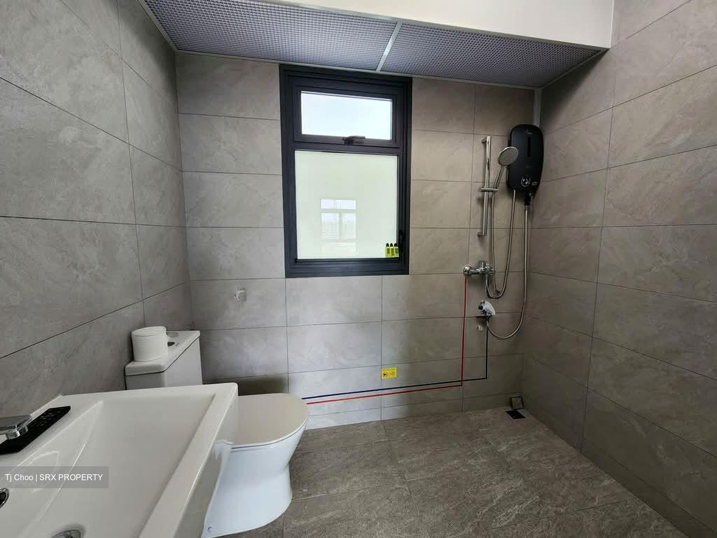 Blk 579 Hougang Avenue 4 (Hougang), HDB Executive #592029401